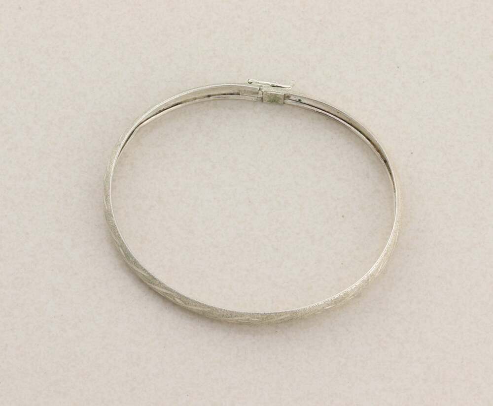 Sterling Silver Textured Bangle Bracelet 7 1/2" inch - Picture 2 of 7